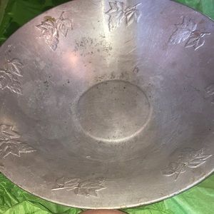 VINTAGE ALUNINUM FRUIT BOWL - HUGE